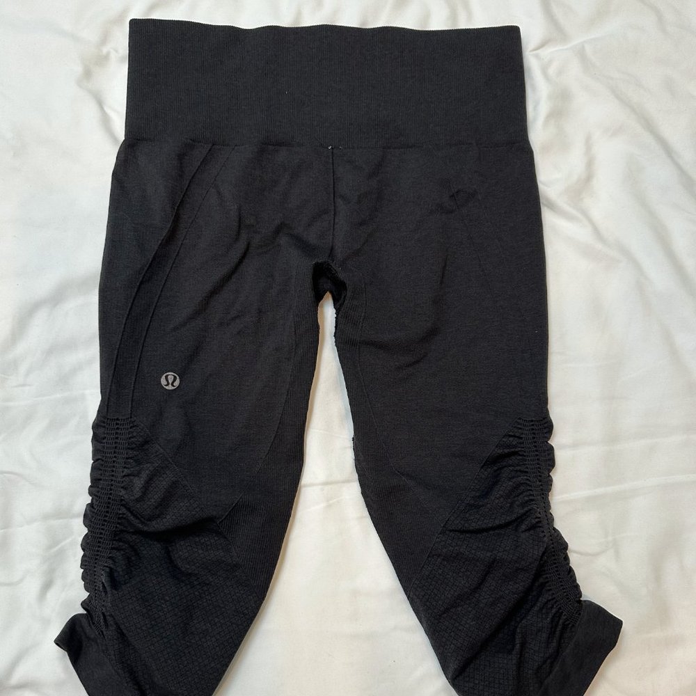GREAT CONDITION LULULEMON LEGGINGS